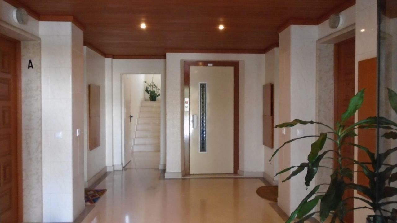 Apartamento Urb. Vila Nova, Lote 5 Armação de Pêra Exteriör bild